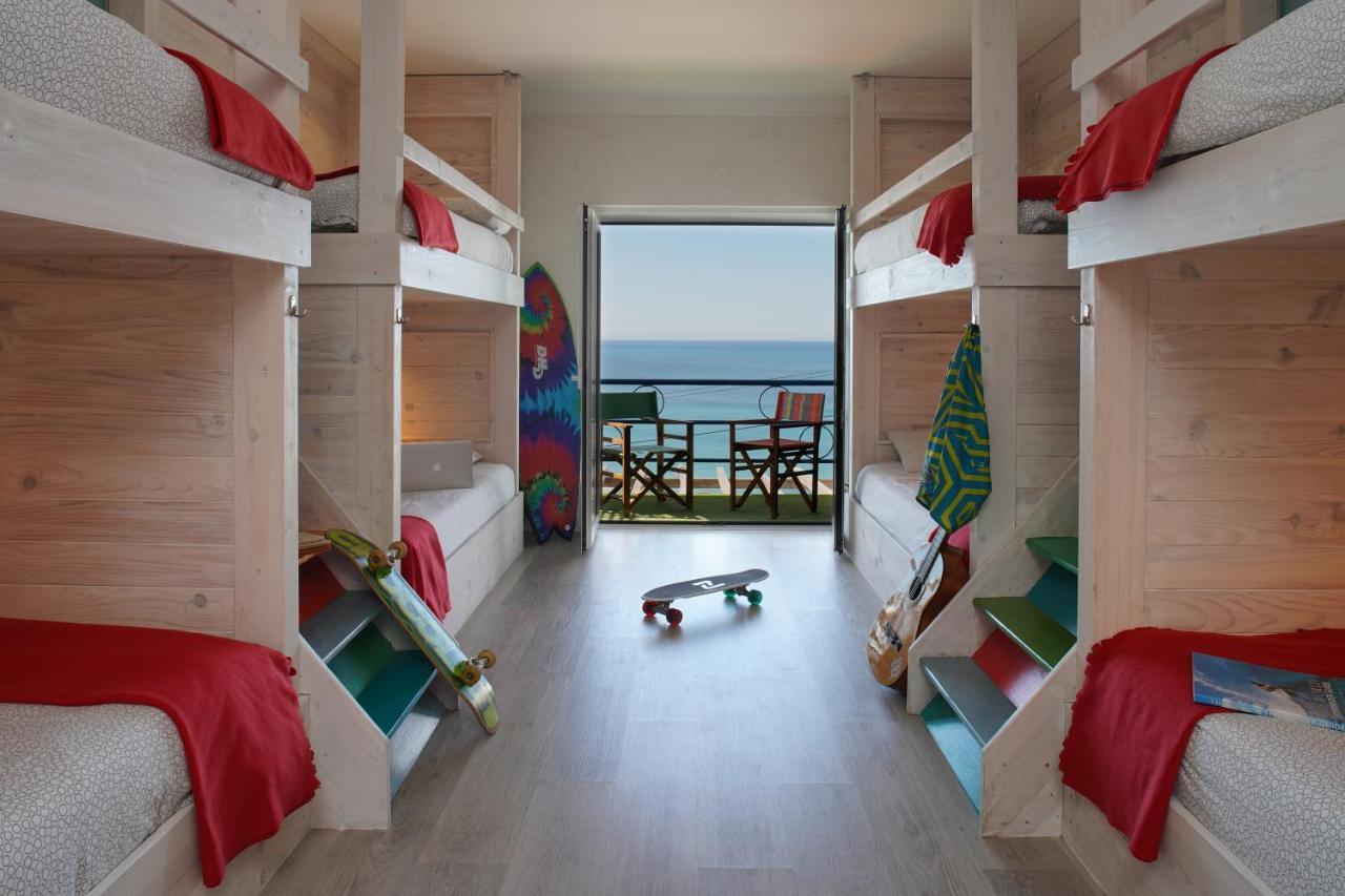 Chill In Ericeira Surf House Hostel ภายนอก รูปภาพ