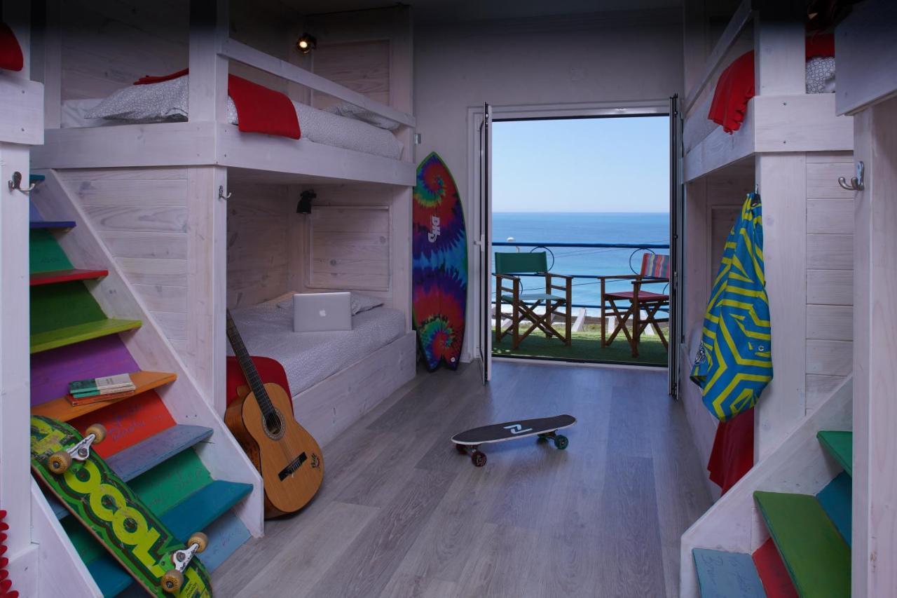 Chill In Ericeira Surf House Hostel ภายนอก รูปภาพ