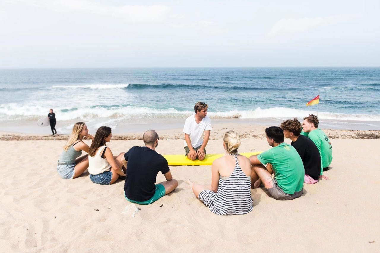 Chill In Ericeira Surf House Hostel ภายนอก รูปภาพ