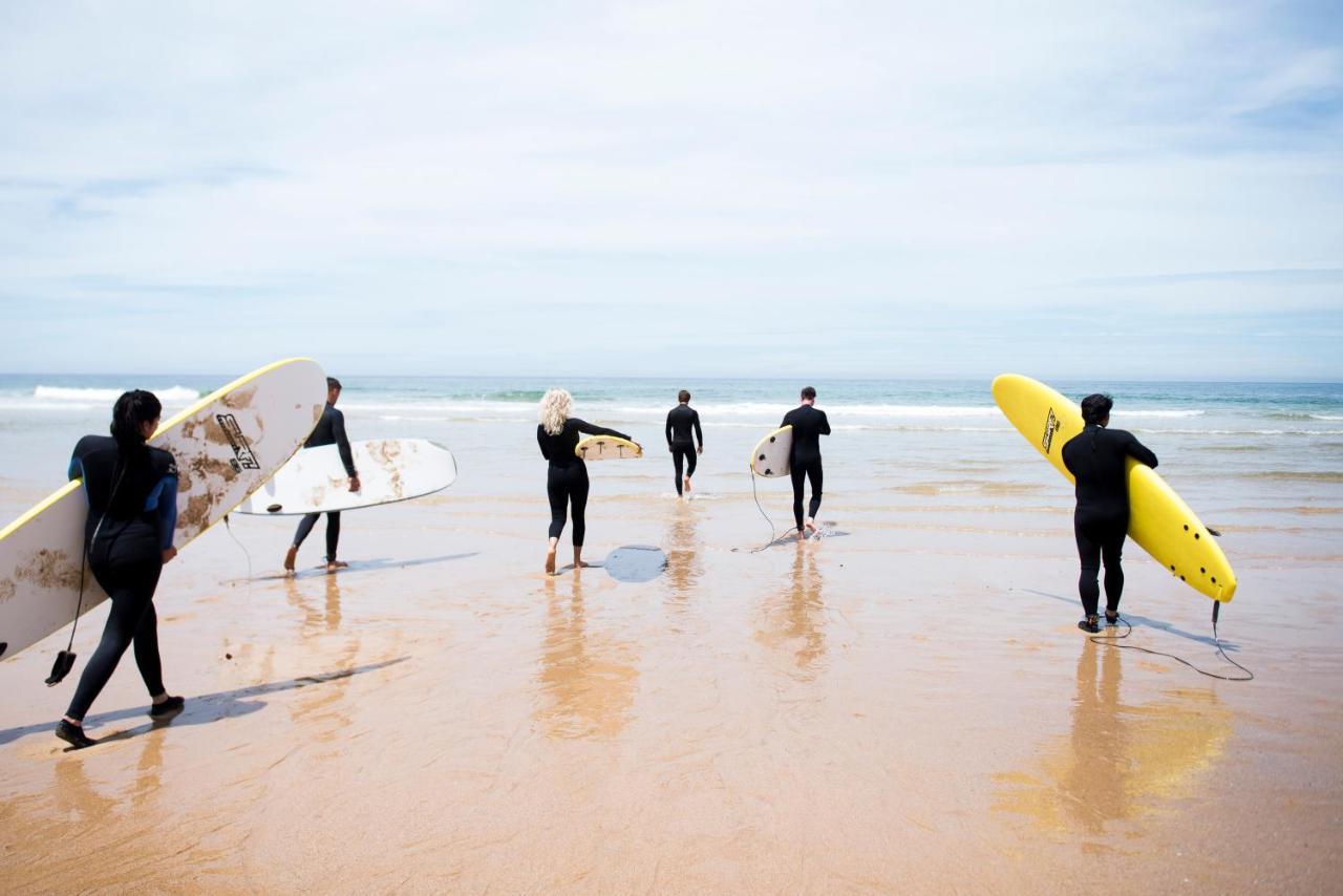 Chill In Ericeira Surf House Hostel ภายนอก รูปภาพ