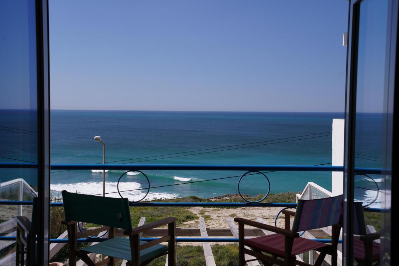 Chill In Ericeira Surf House Hostel ภายนอก รูปภาพ