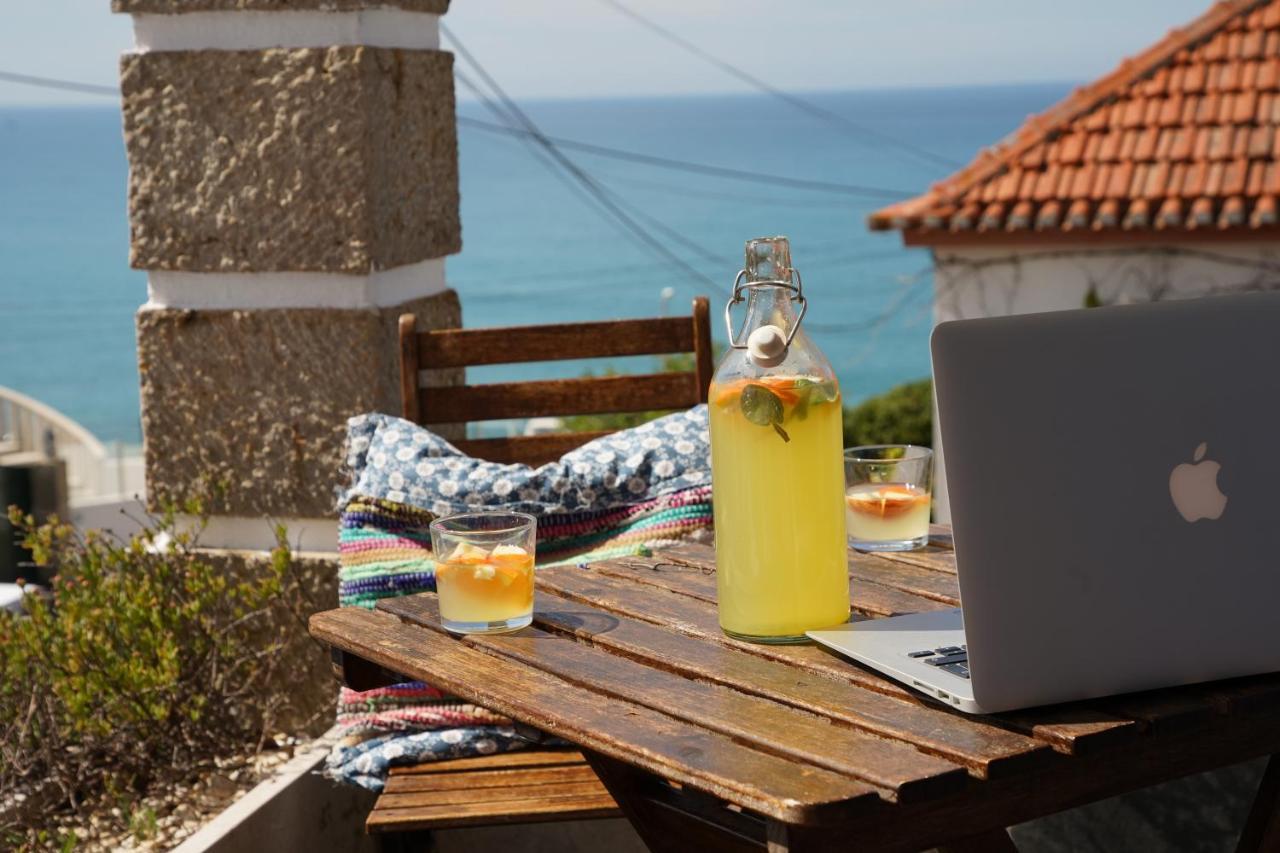 Chill In Ericeira Surf House Hostel ภายนอก รูปภาพ