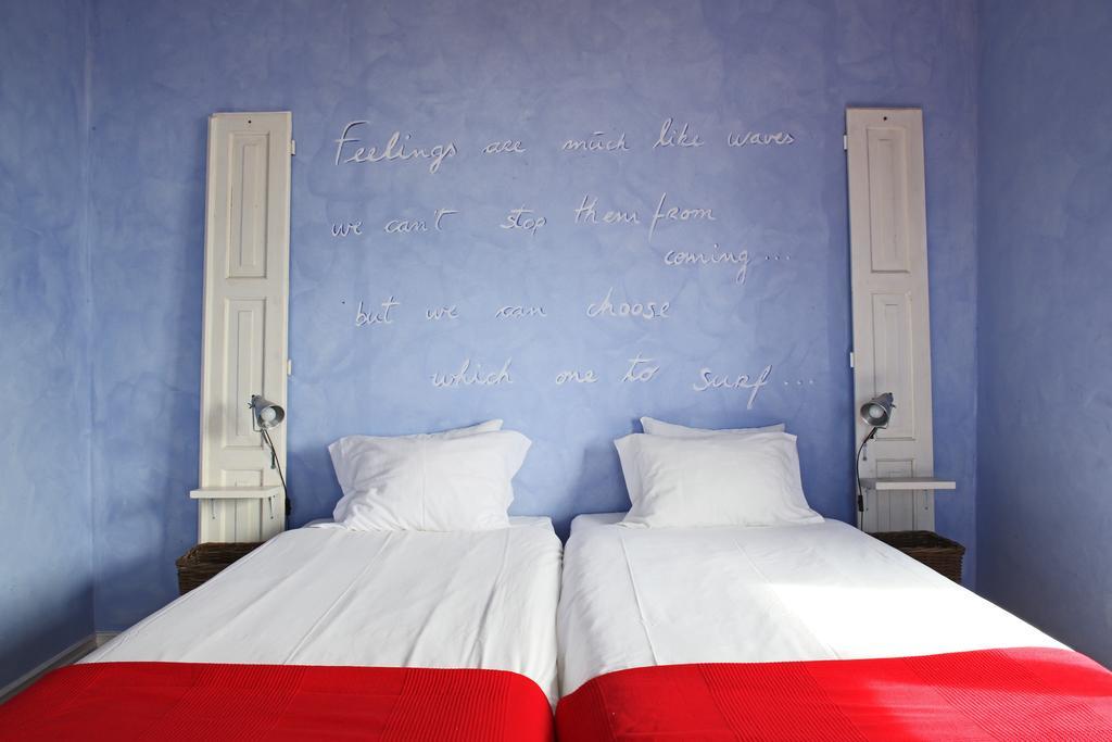 Chill In Ericeira Surf House Hostel ภายนอก รูปภาพ