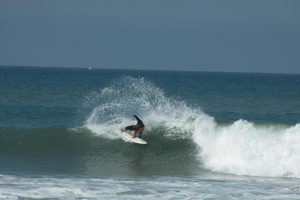 Chill In Ericeira Surf House Hostel ภายนอก รูปภาพ